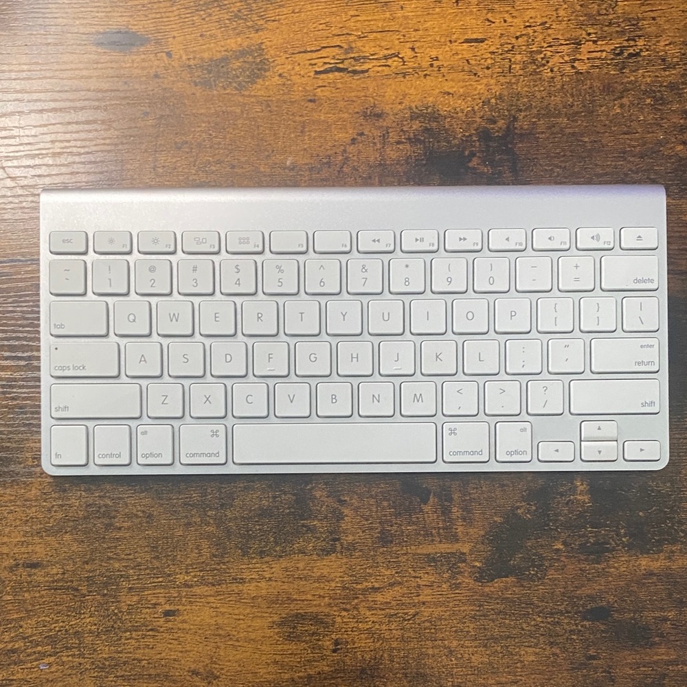 Apple Silver Wireless Keyboard